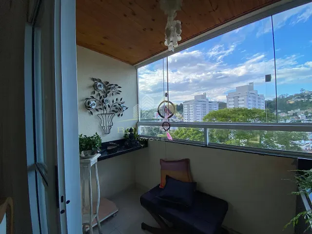 Apartamento 2 quartos e 2 banheiros, à venda, no bairro Bandeirantes em Juiz de Fora