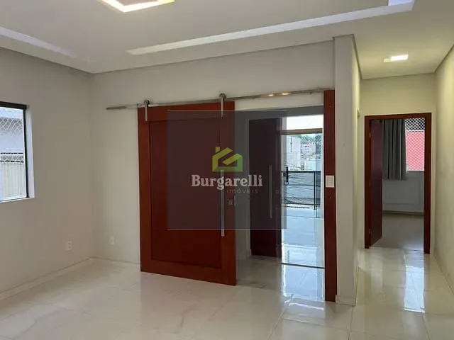 Apartamento 3 quartos e 1 banheiro, para alugar, no bairro Retiro em Lavras