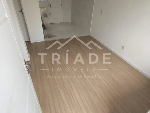 Apartamento 2 quartos e 1 banheiro, à venda, no bairro Campina da Barra em Araucária