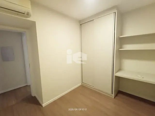 Apartamento com 102m² 3 quartos e 2 banheiros, à venda, no bairro Parque Veneza em Arapongas