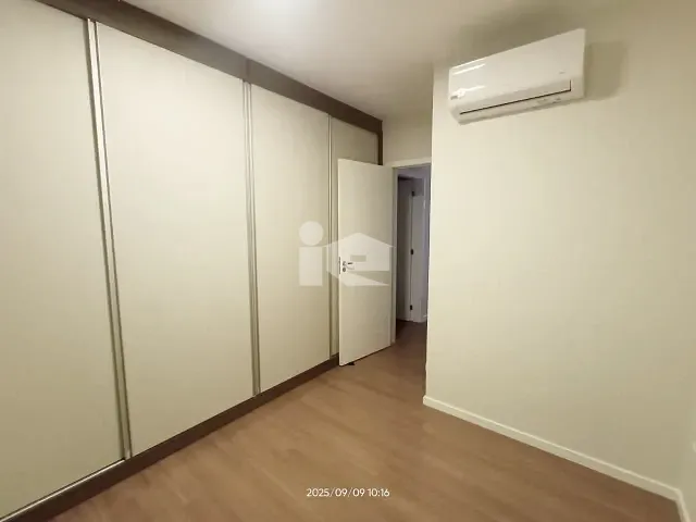 Apartamento com 102m² 3 quartos e 2 banheiros, à venda, no bairro Parque Veneza em Arapongas