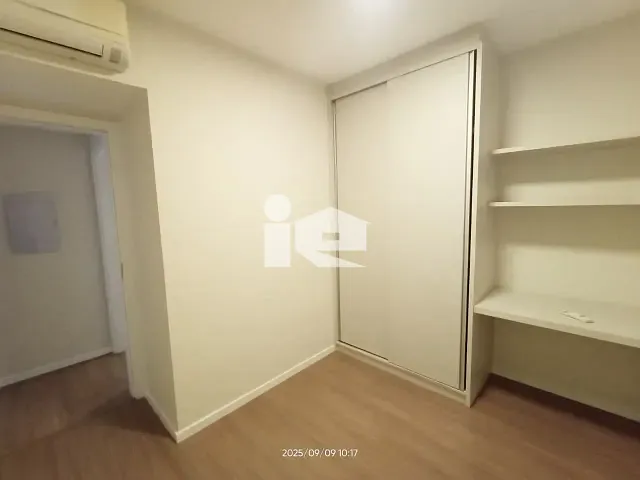 Apartamento com 102m² 3 quartos e 2 banheiros, à venda, no bairro Parque Veneza em Arapongas
