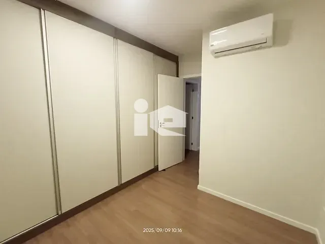 Apartamento com 102m² 3 quartos e 2 banheiros, à venda, no bairro Parque Veneza em Arapongas