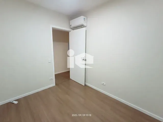 Apartamento com 102m² 3 quartos e 2 banheiros, à venda, no bairro Parque Veneza em Arapongas