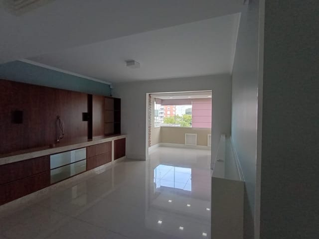 Apartamento com 175m² 3 quartos e 2 banheiros, para alugar, no bairro Centro em Nova Prata