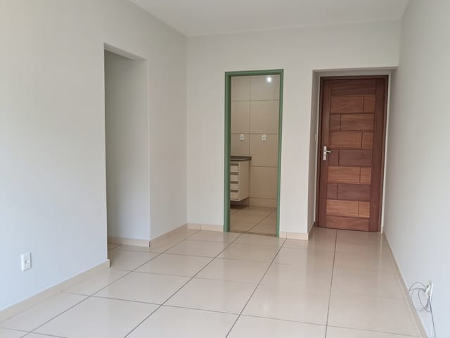 Apartamento 2 quartos e 2 banheiros, para alugar, no bairro Politeama em Salvador