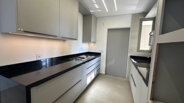 Apartamento 3 quartos e 5 banheiros, para alugar, no bairro Jardim São Jorge em Londrina