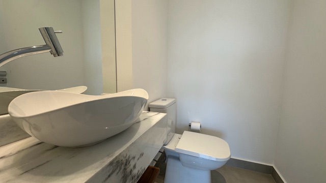 Apartamento 3 quartos e 5 banheiros, para alugar, no bairro Jardim São Jorge em Londrina