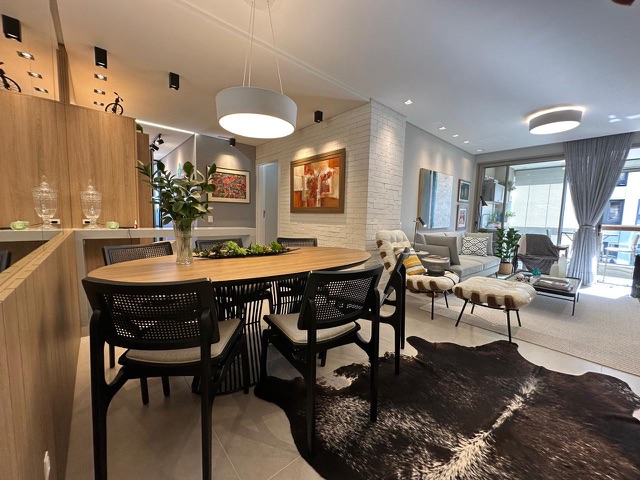 TRÊS SUÍTES AO LADO DO MAR