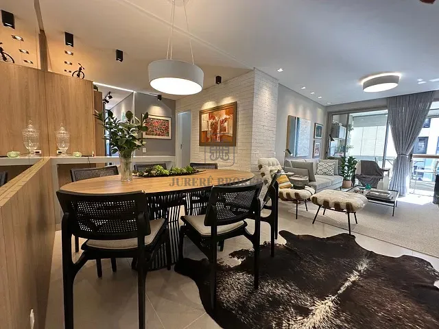 Apartamento 3 quartos e 4 banheiros, à venda, no bairro Jurerê em Florianópolis