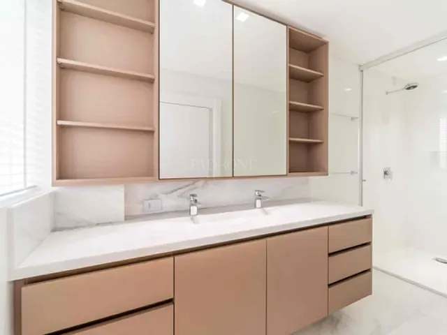 Apartamento 4 quartos e 5 banheiros, à venda, no bairro Meia Praia  em Itapema