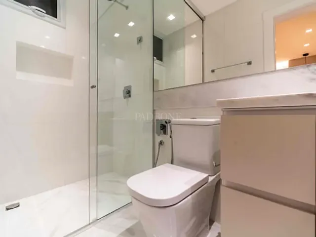 Apartamento 4 quartos e 5 banheiros, à venda, no bairro Meia Praia  em Itapema