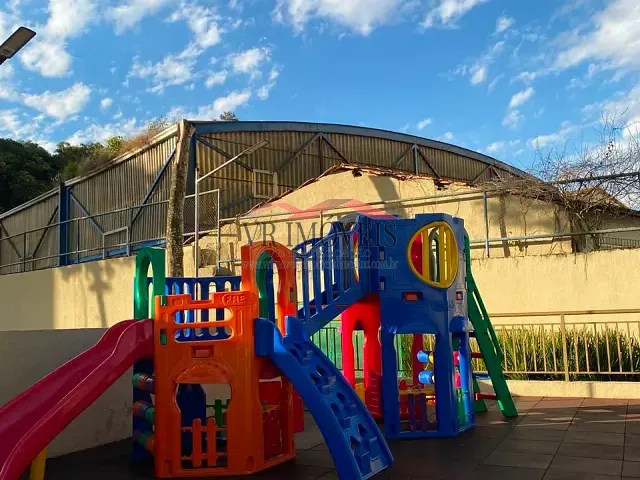 Apartamento 2 quartos e 1 banheiro, para alugar, no bairro São Luiz em Volta Redonda