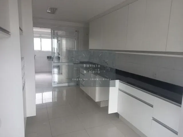 Apartamento com 198m² 5 quartos e 5 banheiros, à venda, no bairro Vila Andrade em São Paulo