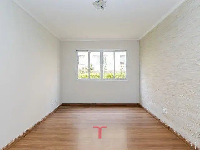 Apartamento 3 quartos e 1 banheiro, à venda, no bairro Campo Comprido em Curitiba