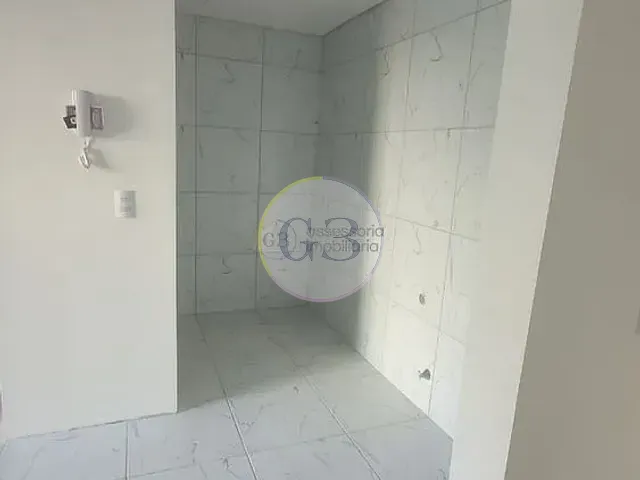 Apartamento 2 quartos e 1 banheiro, à venda, no bairro Três Vendas em Pelotas