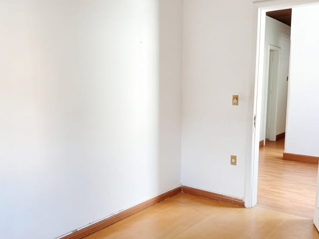 Apartamento 2 quartos e 2 banheiros, para alugar, no bairro Roma em Salvador