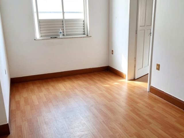 Apartamento 2 quartos e 2 banheiros, para alugar, no bairro Roma em Salvador
