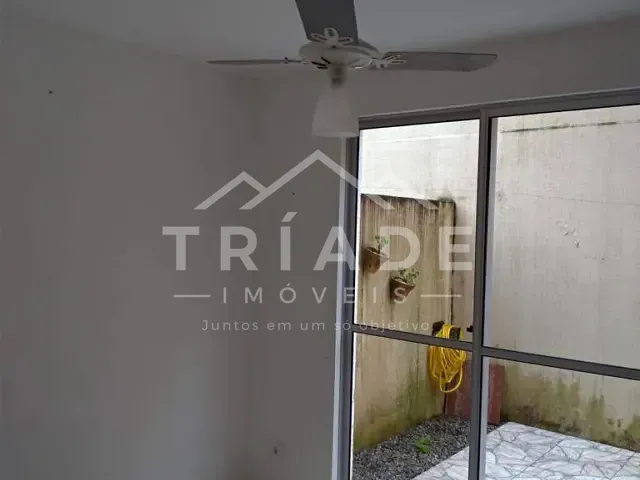 Apartamento 2 quartos e 1 banheiro, à venda, no bairro Tindiquera em Araucária