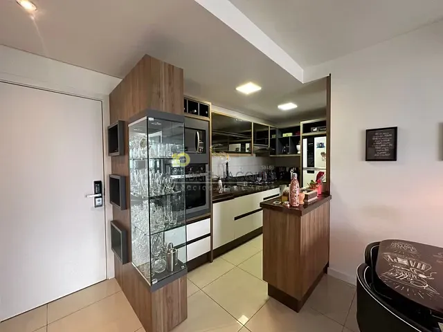 Apartamento 2 quartos e 2 banheiros, à venda, no bairro Pedra Branca em Palhoça