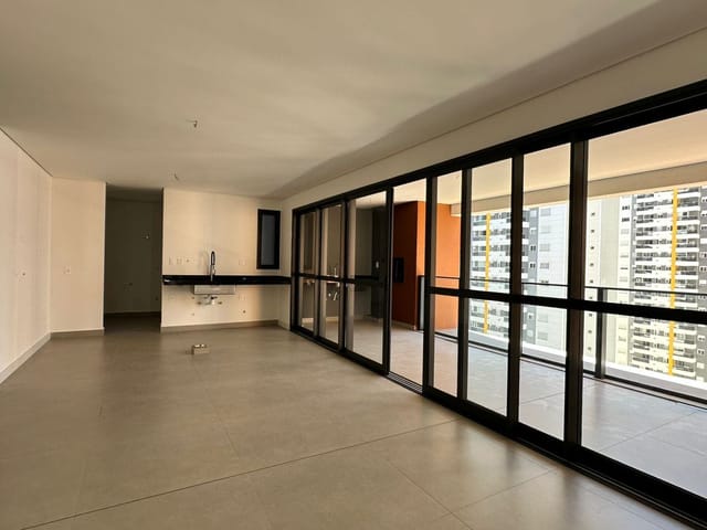 Apartamento com 238m² 3 quartos e 4 banheiros, à venda, no bairro Gleba Fazenda Palhano em Londrina