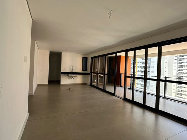 Apartamento com 238m² 3 quartos e 4 banheiros, à venda, no bairro Gleba Fazenda Palhano em Londrina