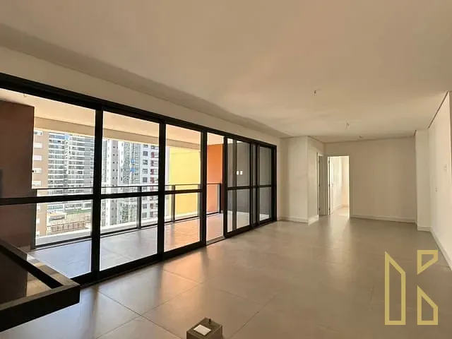 Apartamento com 238m² 3 quartos e 4 banheiros, à venda, no bairro Gleba Fazenda Palhano em Londrina