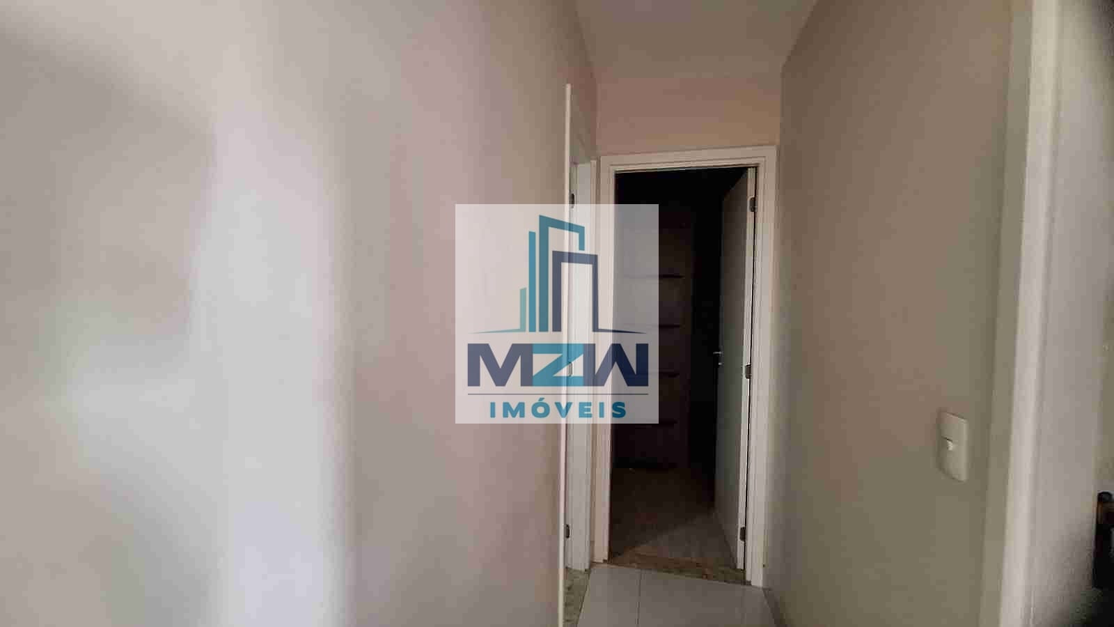 Apartamento para alugar com 2 quartos, 65m² - Foto 12
