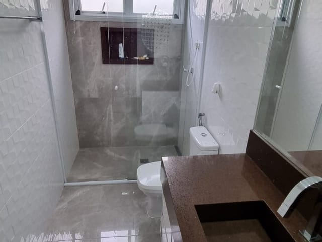 Apartamento com 210m² 4 quartos e 3 banheiros, à venda, no bairro Pitangueiras em Guarujá