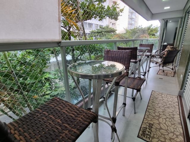 Apartamento com 210m² 4 quartos e 3 banheiros, à venda, no bairro Pitangueiras em Guarujá