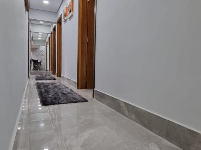 Apartamento com 210m² 4 quartos e 3 banheiros, à venda, no bairro Pitangueiras em Guarujá