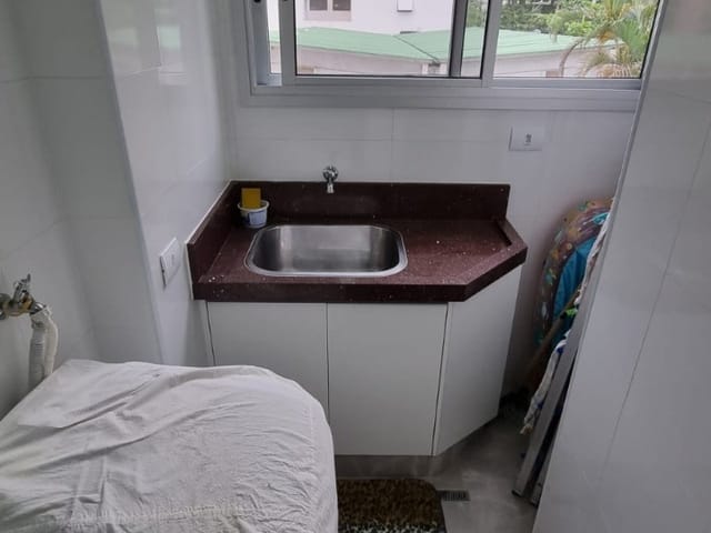 Apartamento com 210m² 4 quartos e 3 banheiros, à venda, no bairro Pitangueiras em Guarujá
