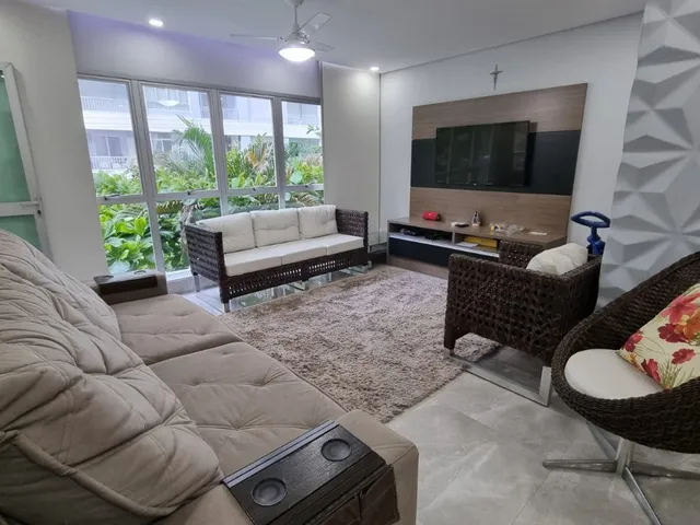 Apartamento com 210m² 4 quartos e 3 banheiros, à venda, no bairro Pitangueiras em Guarujá