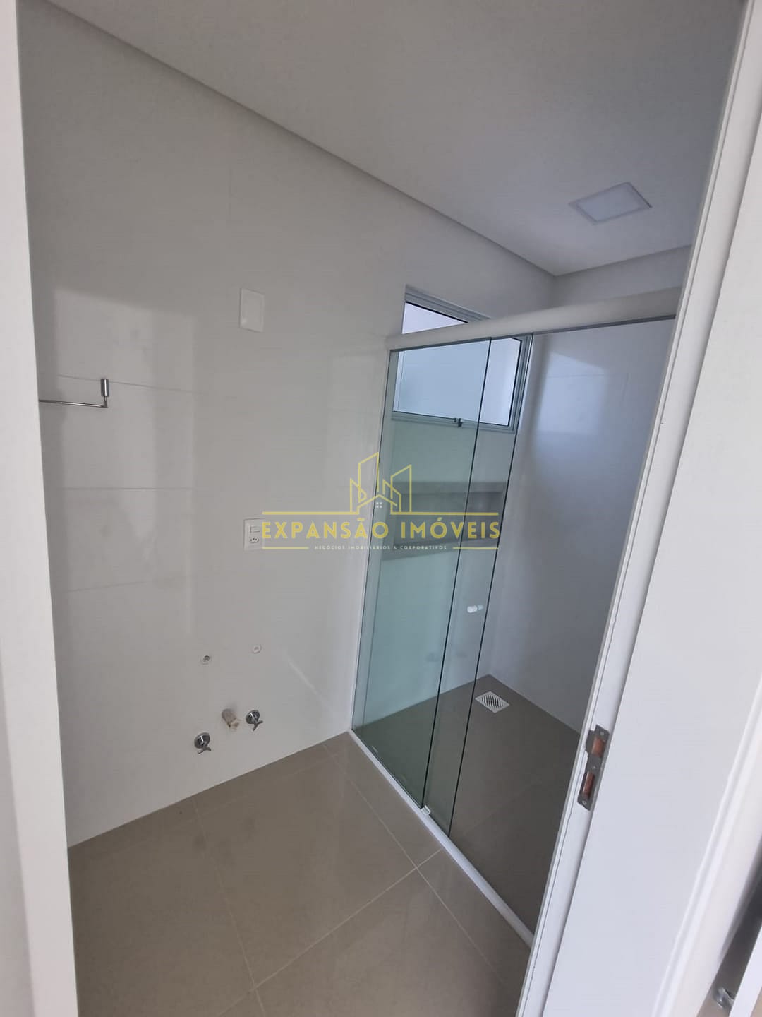 Apartamento à venda com 3 quartos, 105m² - Foto 1