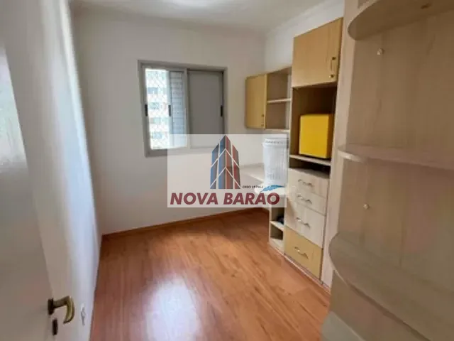 Apartamento com 65m² 2 quartos e 1 banheiro, para alugar, no bairro Santa Cecília em Alameda Barros