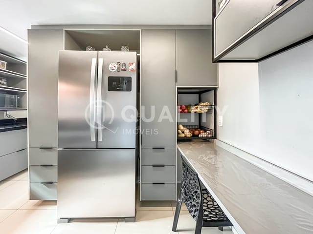 Apartamento 3 quartos e 3 banheiros, à venda, no bairro Parquelândia em Fortaleza