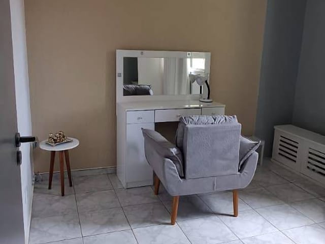 Apartamento 3 quartos e 1 banheiro, à venda, no bairro Santa Mônica em Belo Horizonte