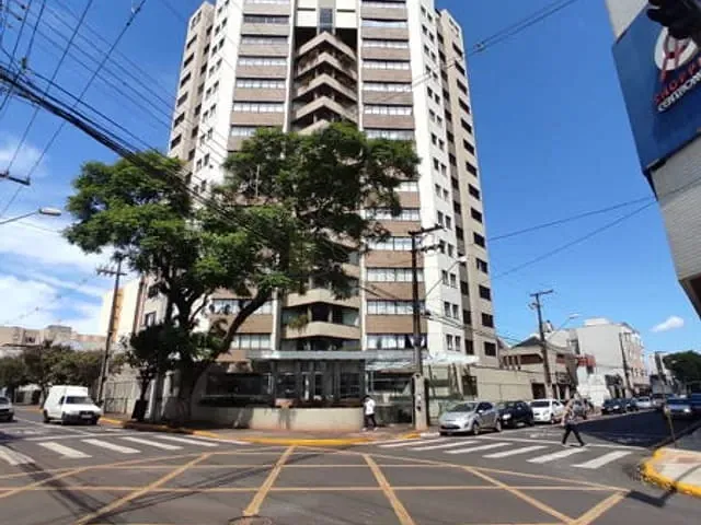 Apartamento com 244m² 3 quartos e 4 banheiros, à venda, no bairro Centro em Apucarana