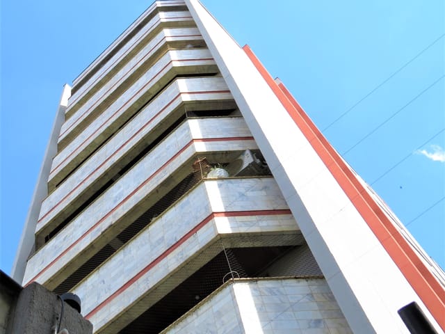 Foto do Apartamento - Apartamento à venda no Ed. GRAMADO com 3 dorm. (1 suíte) 1 vaga, R. Cambará, 589 Centro, Londrina, PR | EVIDÊNCIA Imóveis