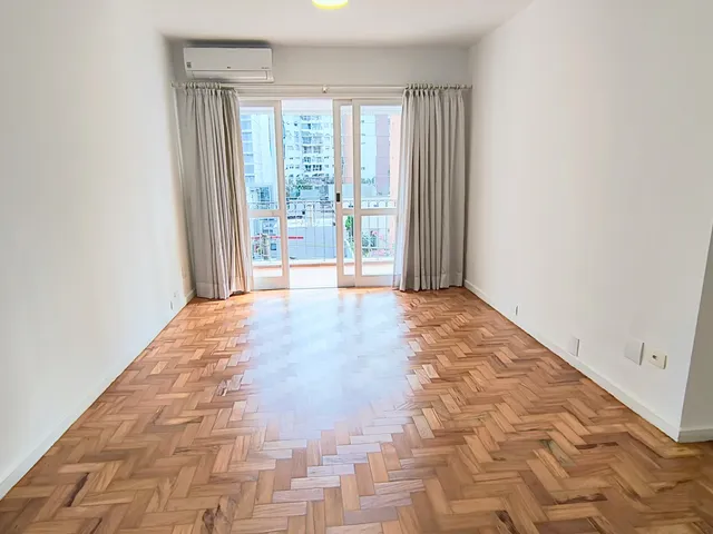 Apartamento 3 quartos e 2 banheiros, para alugar, no bairro Itaim Bibi em São Paulo
