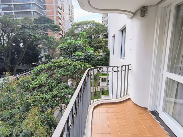 Apartamento 3 quartos e 2 banheiros, para alugar, no bairro Itaim Bibi em São Paulo