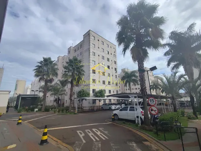 Apartamento com 46m² 2 quartos e 1 banheiro, à venda, no bairro Conjunto Habitacional Doutor Farid Libos em Londrina