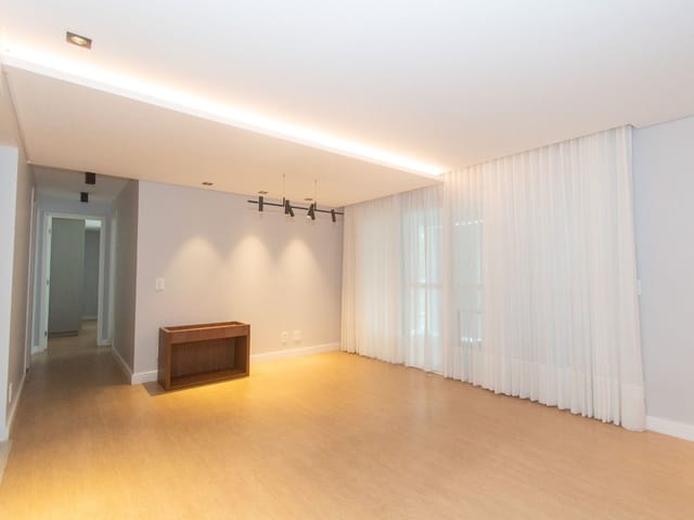 Apartamento com 112m² 3 quartos e 2 banheiros, para alugar, no bairro Orleans em Curitiba