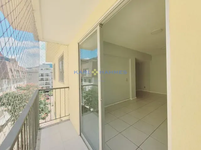 Apartamento 2 quartos e 2 banheiros, à venda, no bairro Corrêas em Petrópolis
