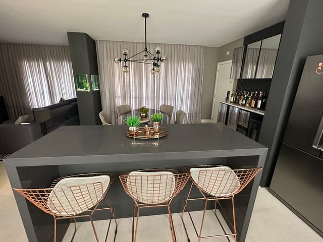 Apartamento 3 quartos e 4 banheiros, à venda, no bairro Centro em Itajaí