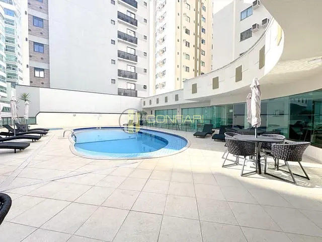 Apartamento com 140m² 3 quartos e 3 banheiros, à venda, no bairro Meia Praia em Itapema