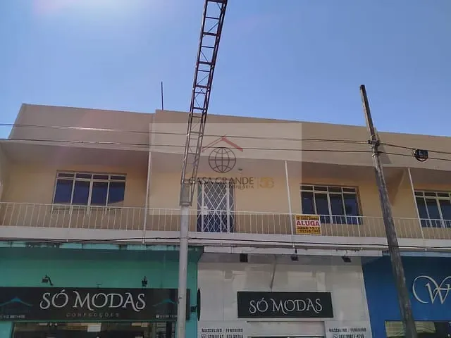 Apartamento 5 quartos e 1 banheiro, para alugar, no bairro Centro em Rolândia