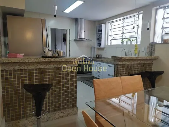 Apartamento com 284m² 4 quartos e 3 banheiros, à venda, no bairro Centro em Barra Mansa