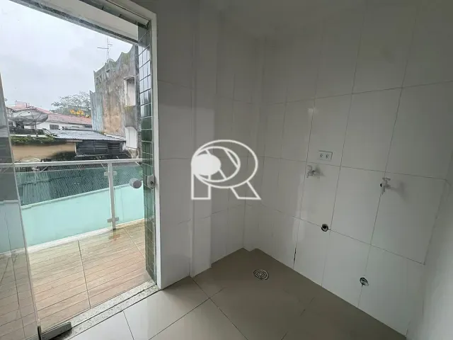 Apartamento 3 quartos e 2 banheiros, para alugar, no bairro Vila Tupy em Registro
