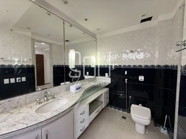 Apartamento 4 quartos e 4 banheiros, à venda, no bairro Candelária em Natal